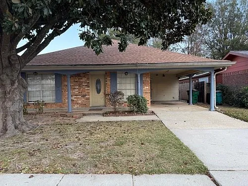 2013 N Woodlawn Ave Photo 1
