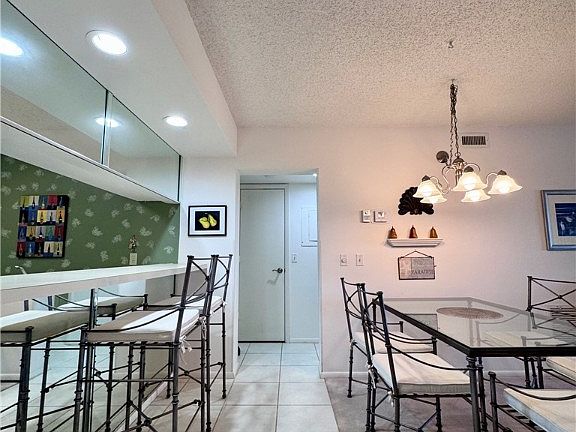5th image of 17 Plantation Dr APT 201