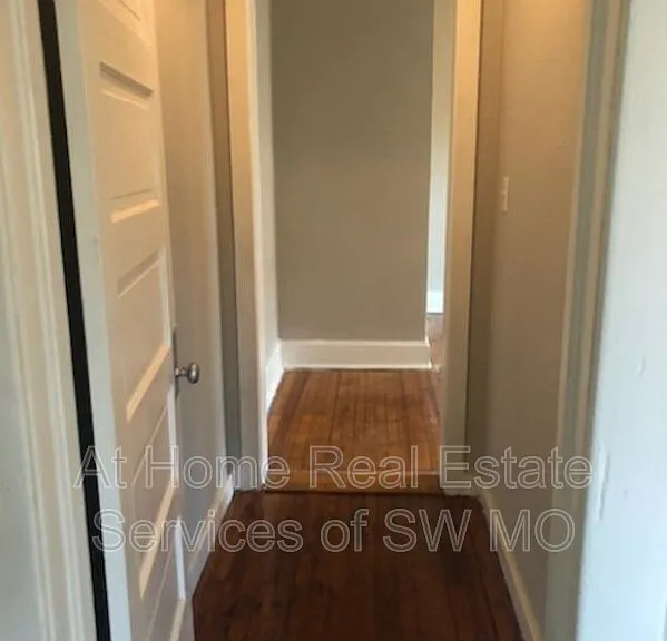 633 W State St #1B — Photo 5