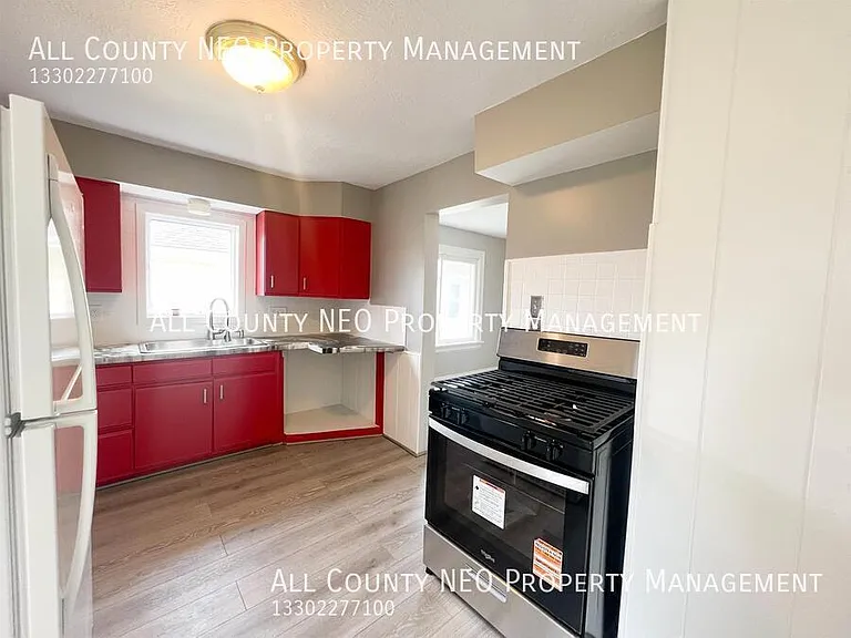 1217 Dietz Ave — Photo 5