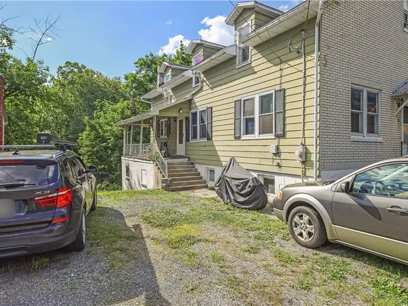 704 Mohrsville Rd, Shoemakersville, PA 19555