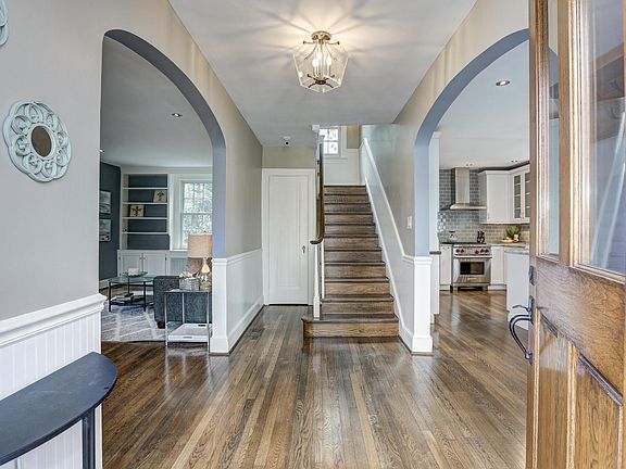 2nd image of 4706 Hunt Ave