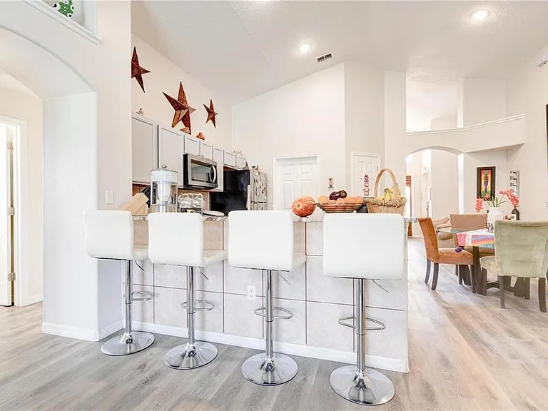 1014 Prey Ct — Photo 4