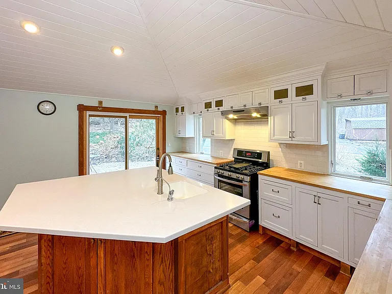 19 Ridgeview Rd — Photo 5
