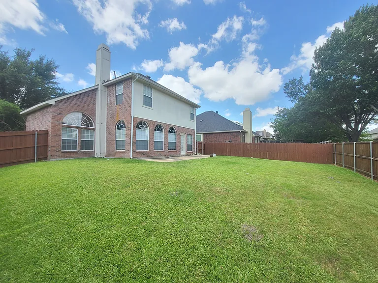 2217 Sky Harbor Dr — Photo 15