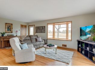 365 Lakeview Rd, Wayzata, MN 55391