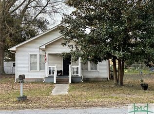 170 E Burkhalter St, Pembroke, GA 31321