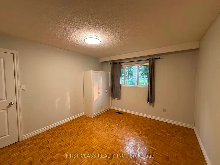 1353 Myron Dr #LOWER — Photo 17