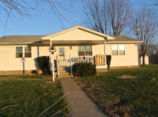 3516 N Vandeventer Rd, Bloomfield, IN 47424