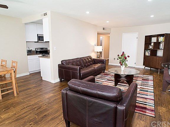 2nd image of 5412 Lindley Ave Unit 207