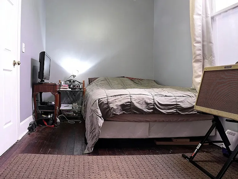 2552 N Southport Ave #2F — Photo 6