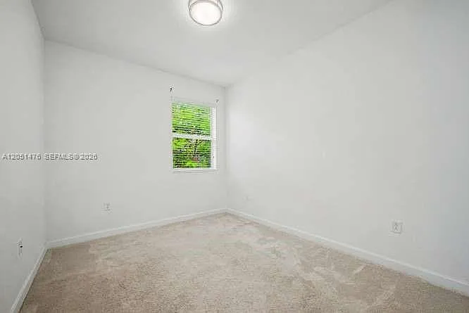 1020 SE 26th Ter — Photo 17