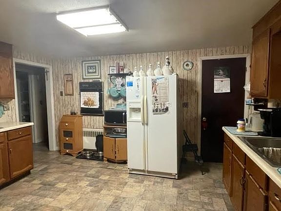 3rd image of 429 S Grand St