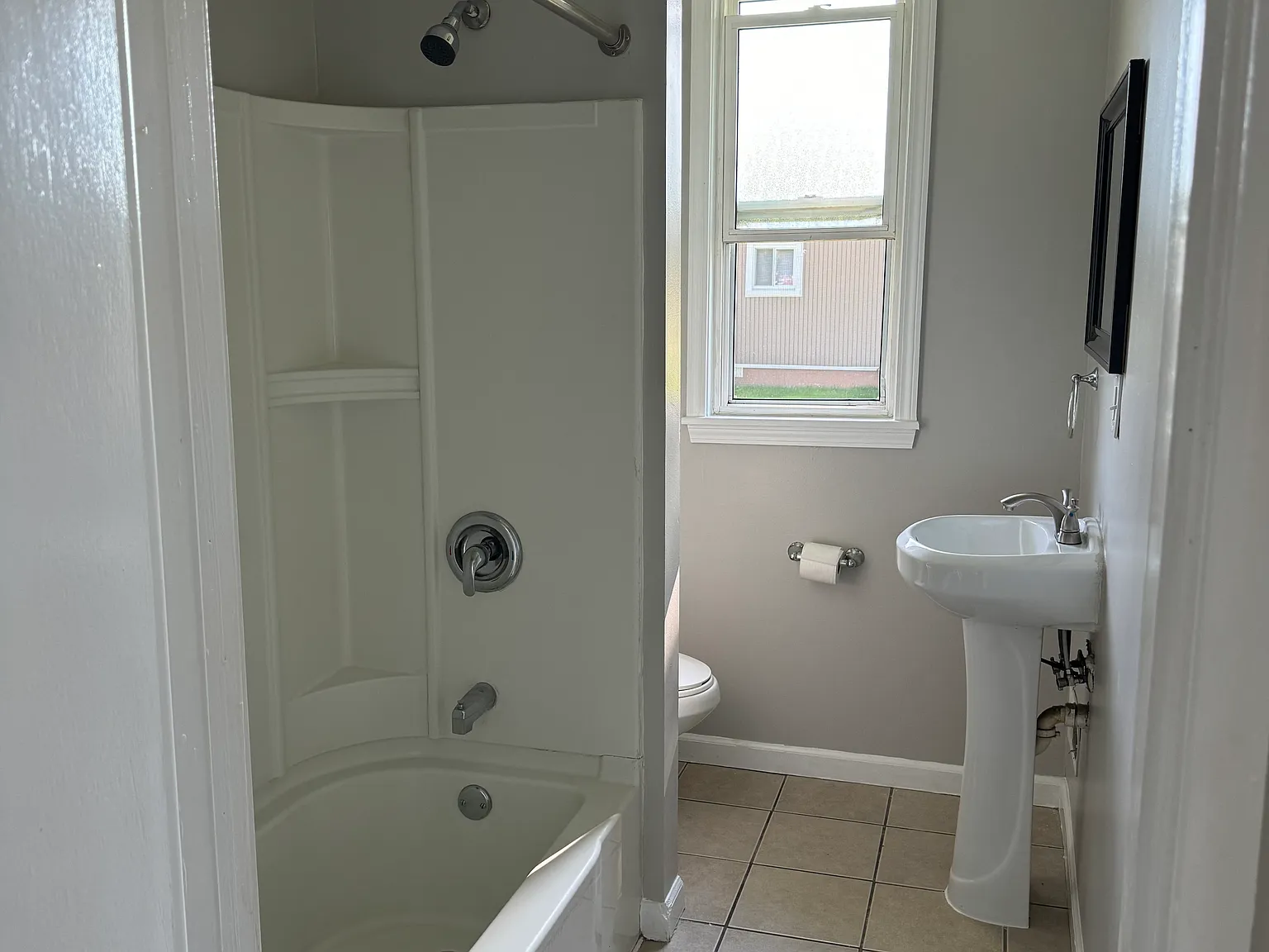 2 bed, 1000 sqft, $1,500 — Photo 3