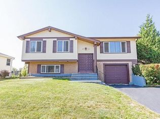 211 Lee Ln, Bolingbrook, IL 60440