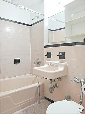 Rented by DSA Realty | media 29