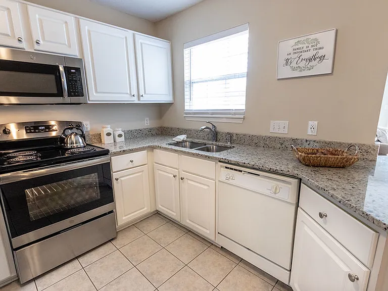 Autumn Creek Apartments — Photo 79