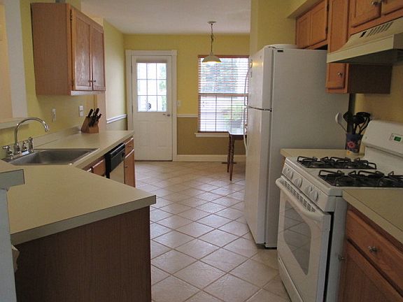 Eat-In Kitchen