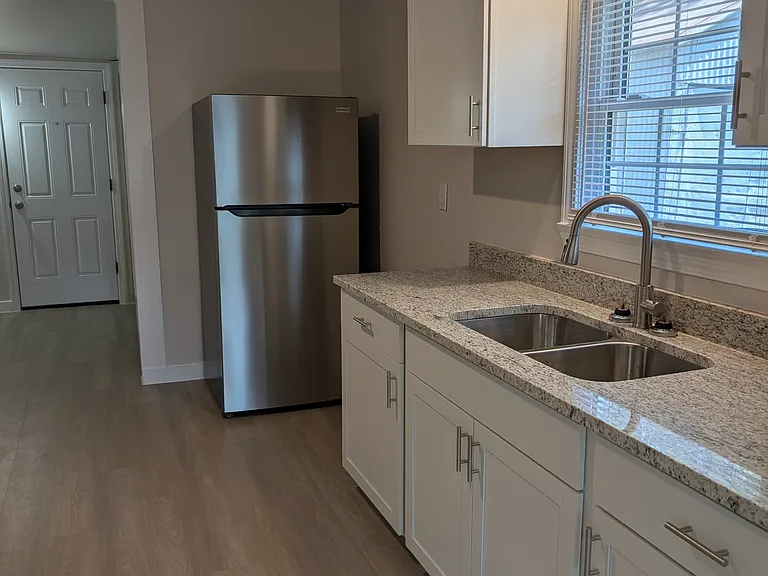259 Wells St — Photo 3