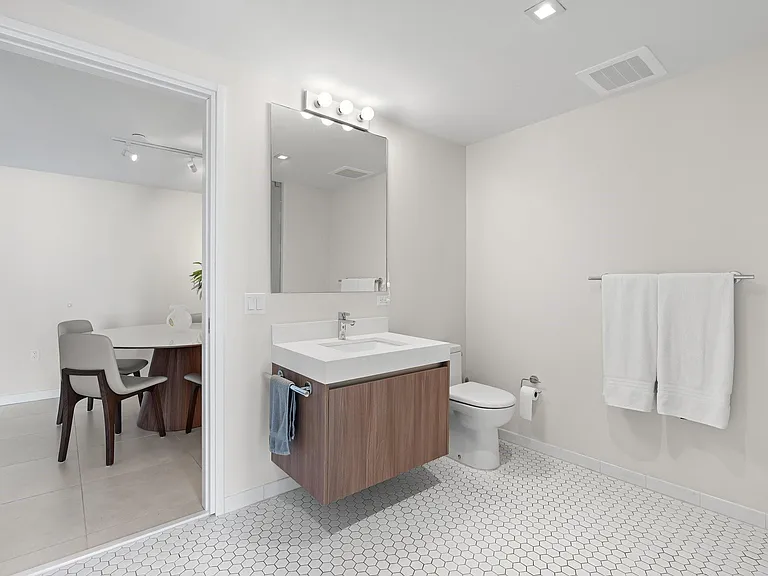 401 N Birch Rd #1102 — Photo 12