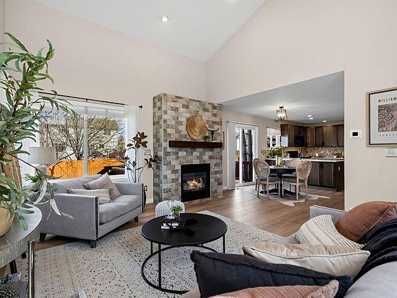 5th image of 1250 Reeves Dr