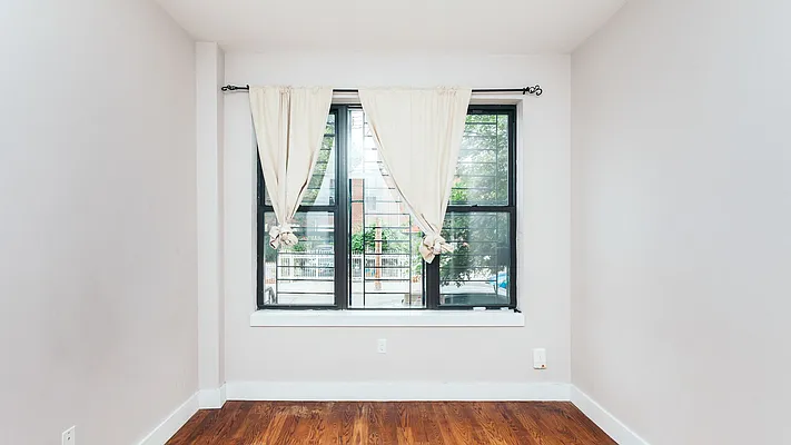 Rented by Nooklyn NYC LLC | media 14