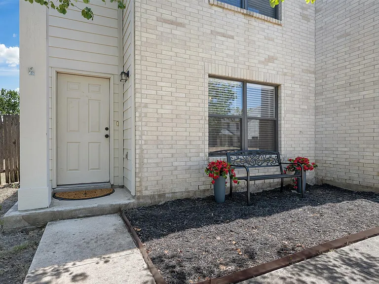 1814 Grassland Dr — Photo 7