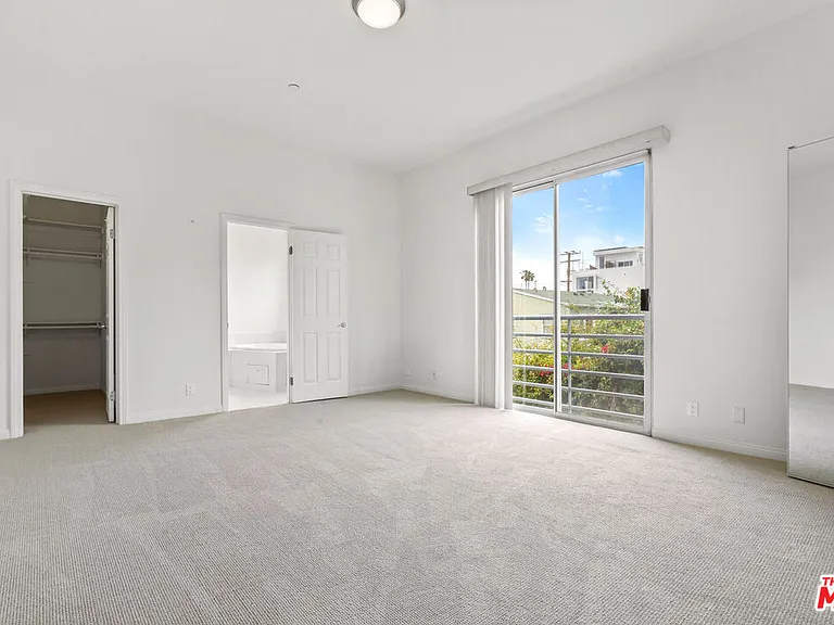 1325 Arizona Ave #201 — Photo 39