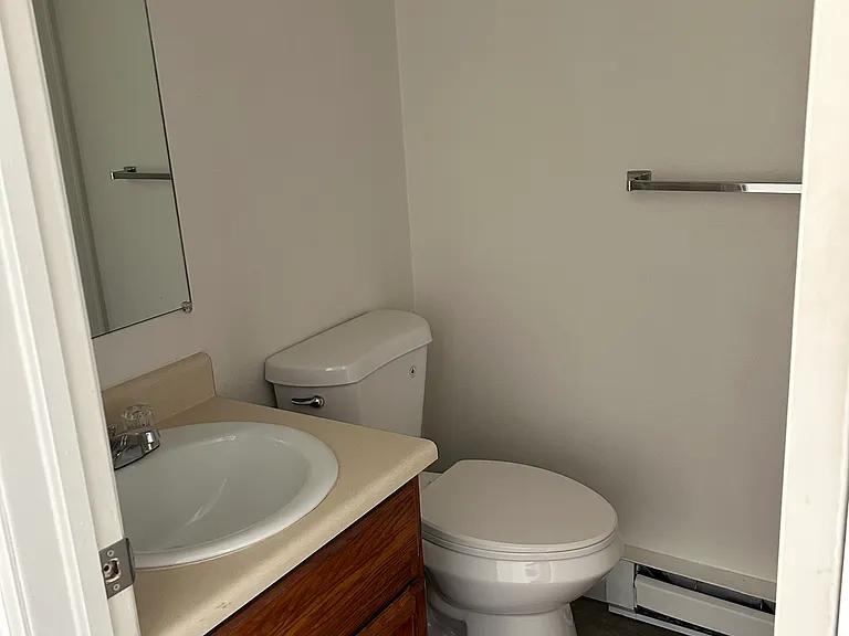 719 Aztec Dr #B — Photo 8