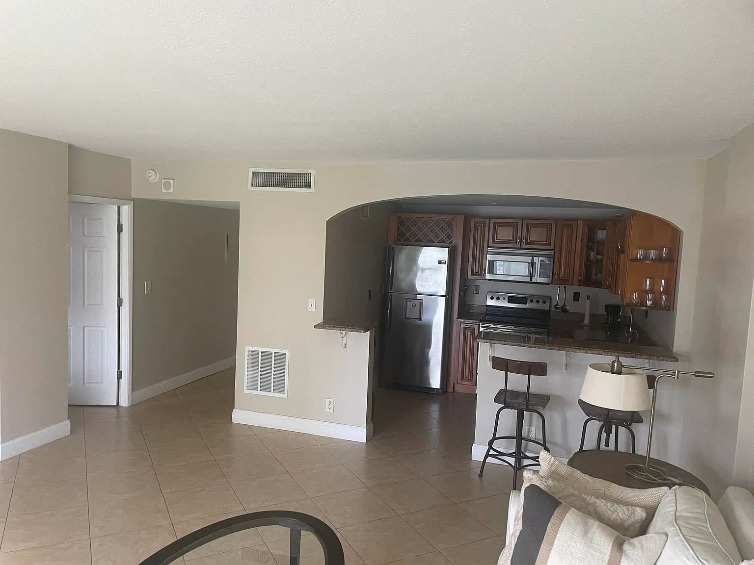 Lauderdale Tower — Photo 4