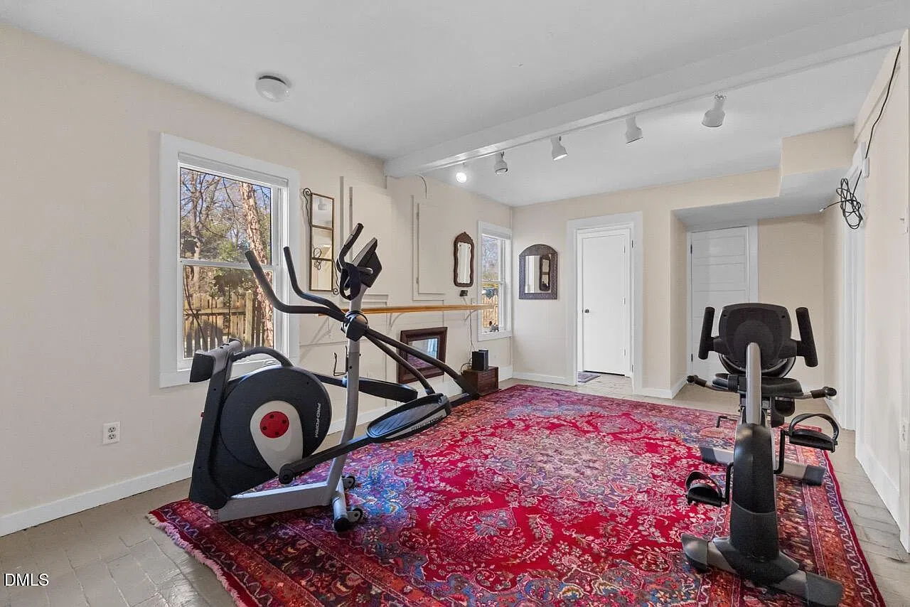 3 bed, 2.0 bath, $4,200 — Photo 1