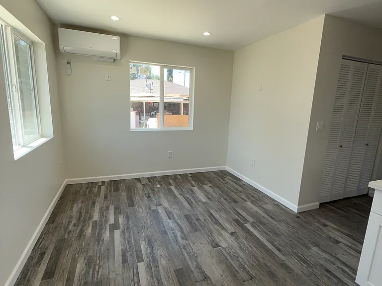 2750 N Wilson St — Photo 3