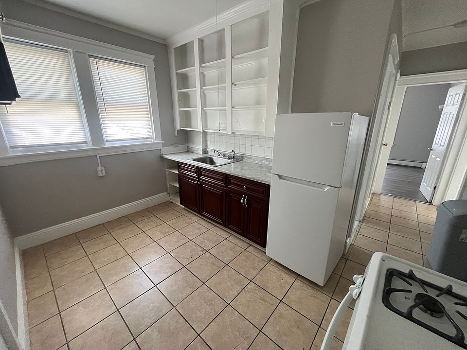1st image of 264 Adelaide Ave #15