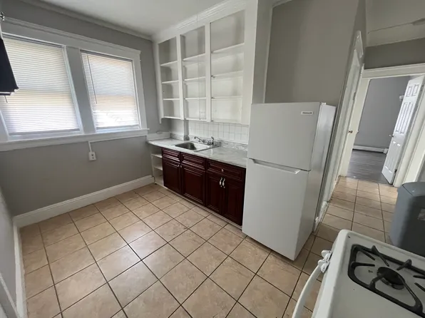 264 Adelaide Ave #15, Providence, RI 02907