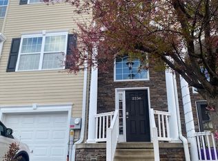 2236 Rising Hill Rd, Whitehall, PA 18052