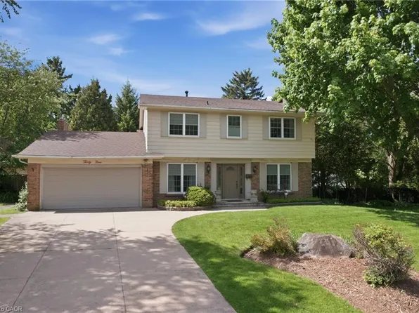 39 Maureen Ave, Hamilton, ON L9G 3L7