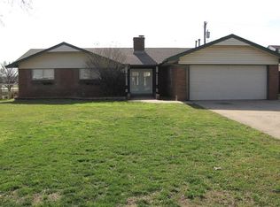 2007 Bellaire Dr, Moore, OK 73160