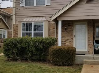 283 Carmel Woods Dr, Ballwin, MO 63021