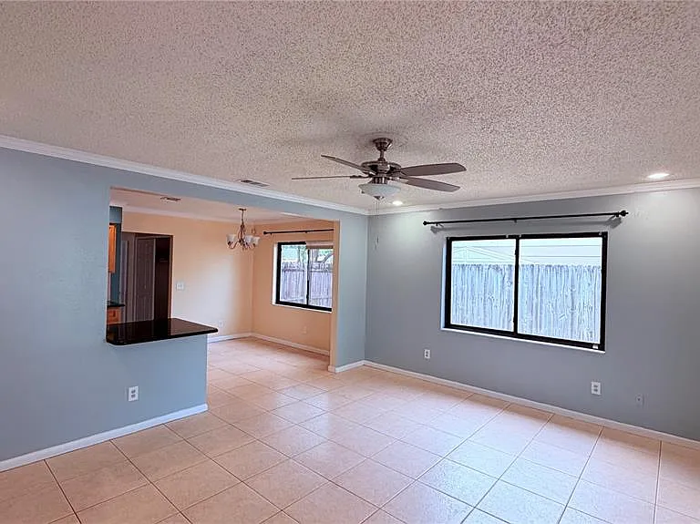 6411 Santa Monica Dr — Photo 11