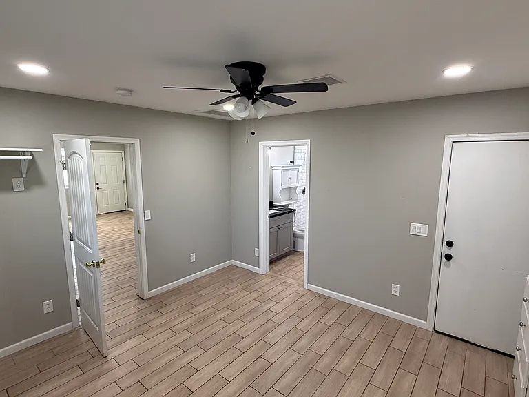 1410 W Pepper Pl #B — Photo 11