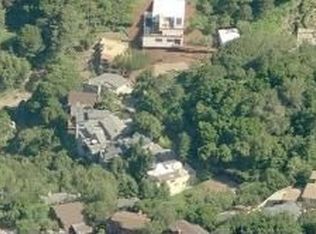 6895 Oakwood Dr, Oakland, CA 94611