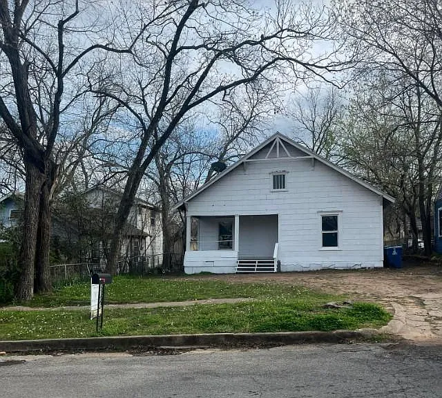 926 W Nelson St — Photo 3