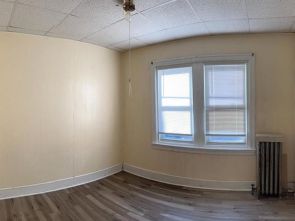 3rd image of 229 W Chew Ave
