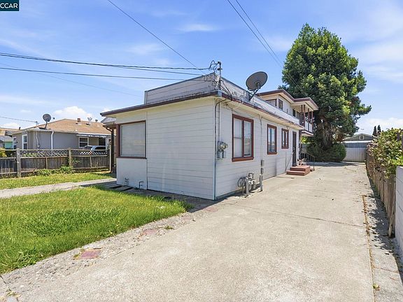 2nd image of 3008 Center Ave