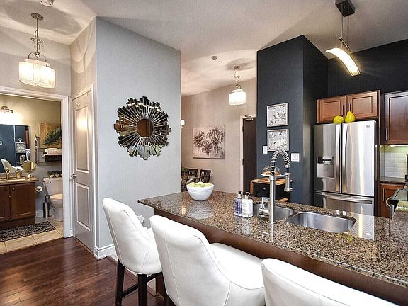 4th image of 281 Woodbridge Ave #106