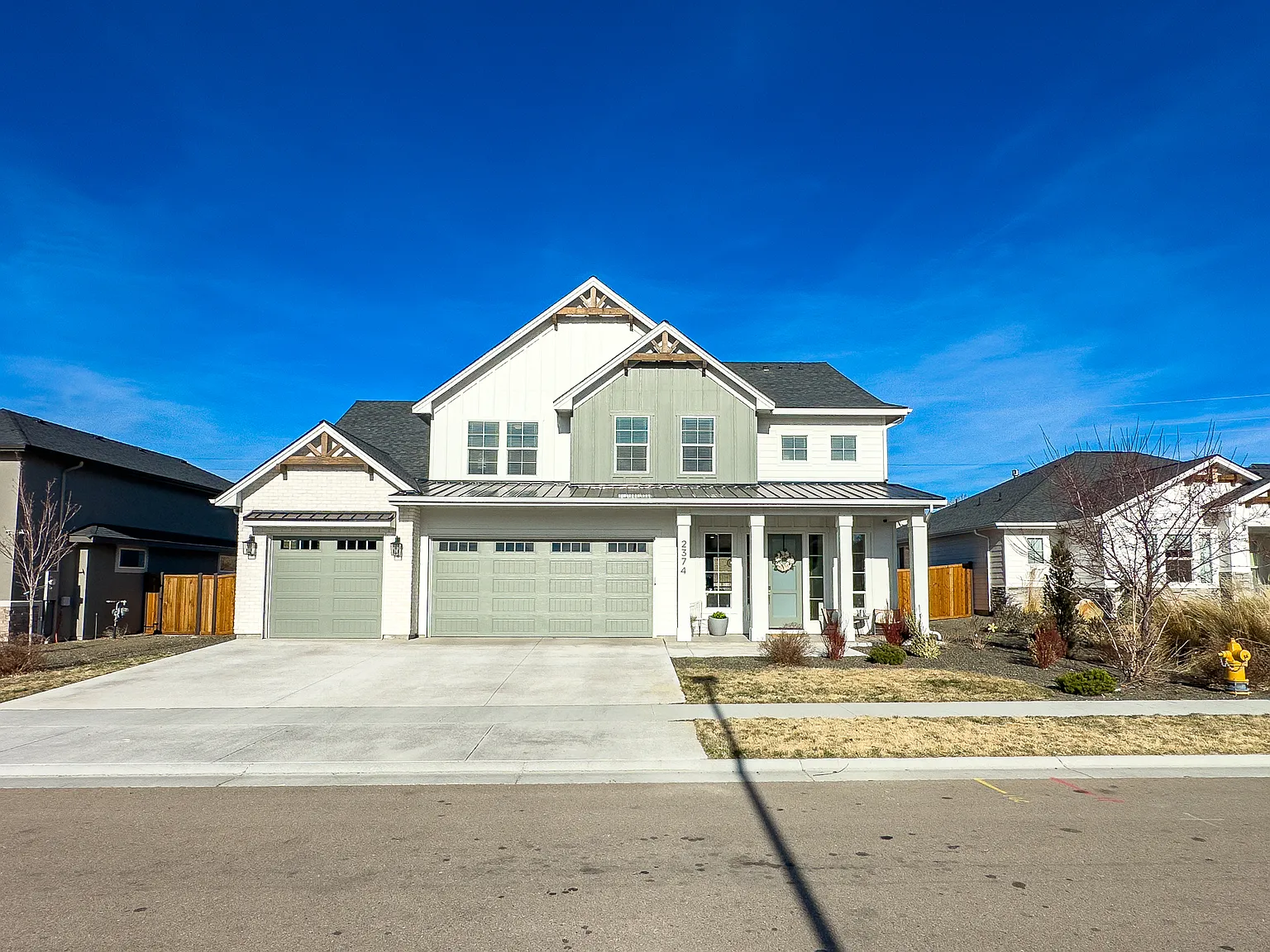 4 bed, 2.5 bath, 2880 sqft, $4,300 — Photo 4