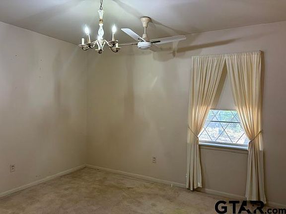 5th image of 301 N Hart St