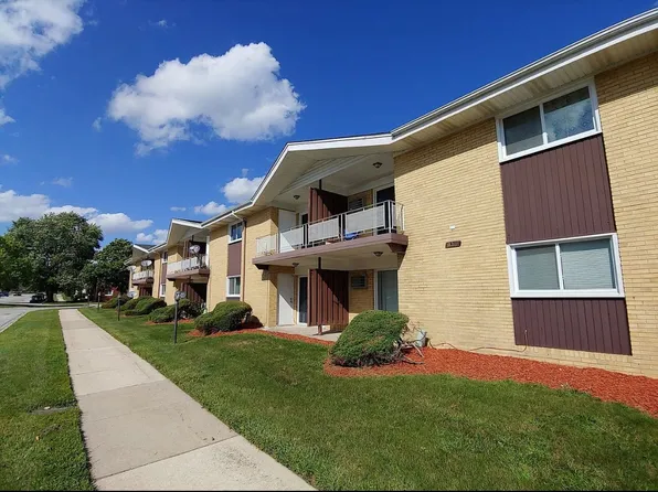 18305 Exchange Ave APT 11, Lansing, IL 60438