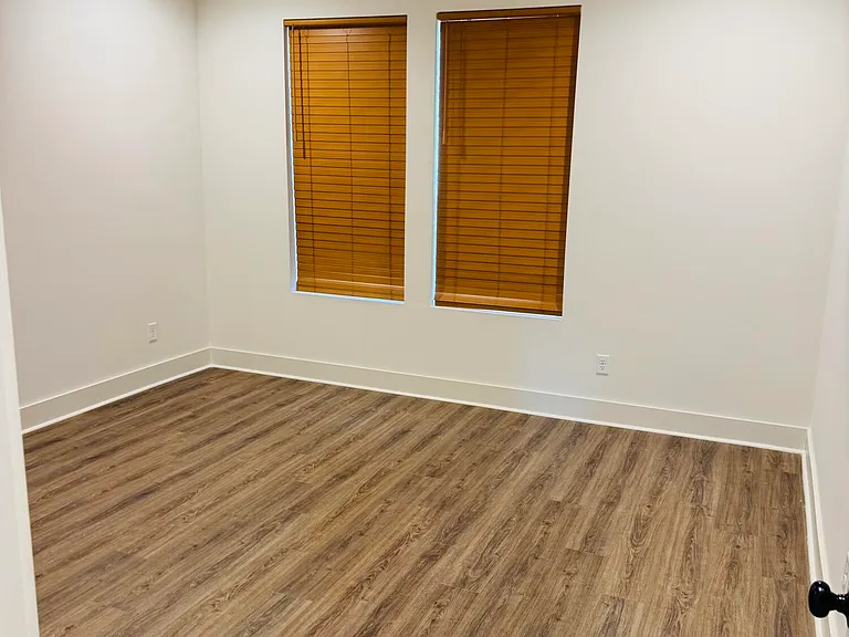 512 Highland Oaks Ln — Photo 13