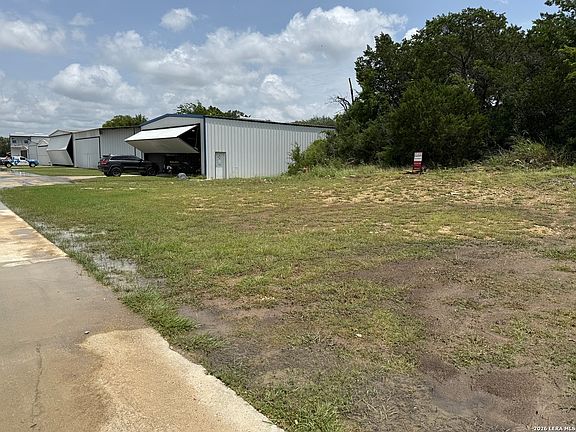4th image of 00 Boerne Stage Airfield LOT 2